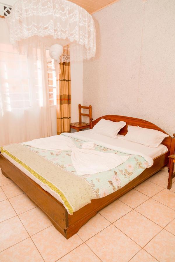 Auberge La Caverne Кигали Экстерьер фото