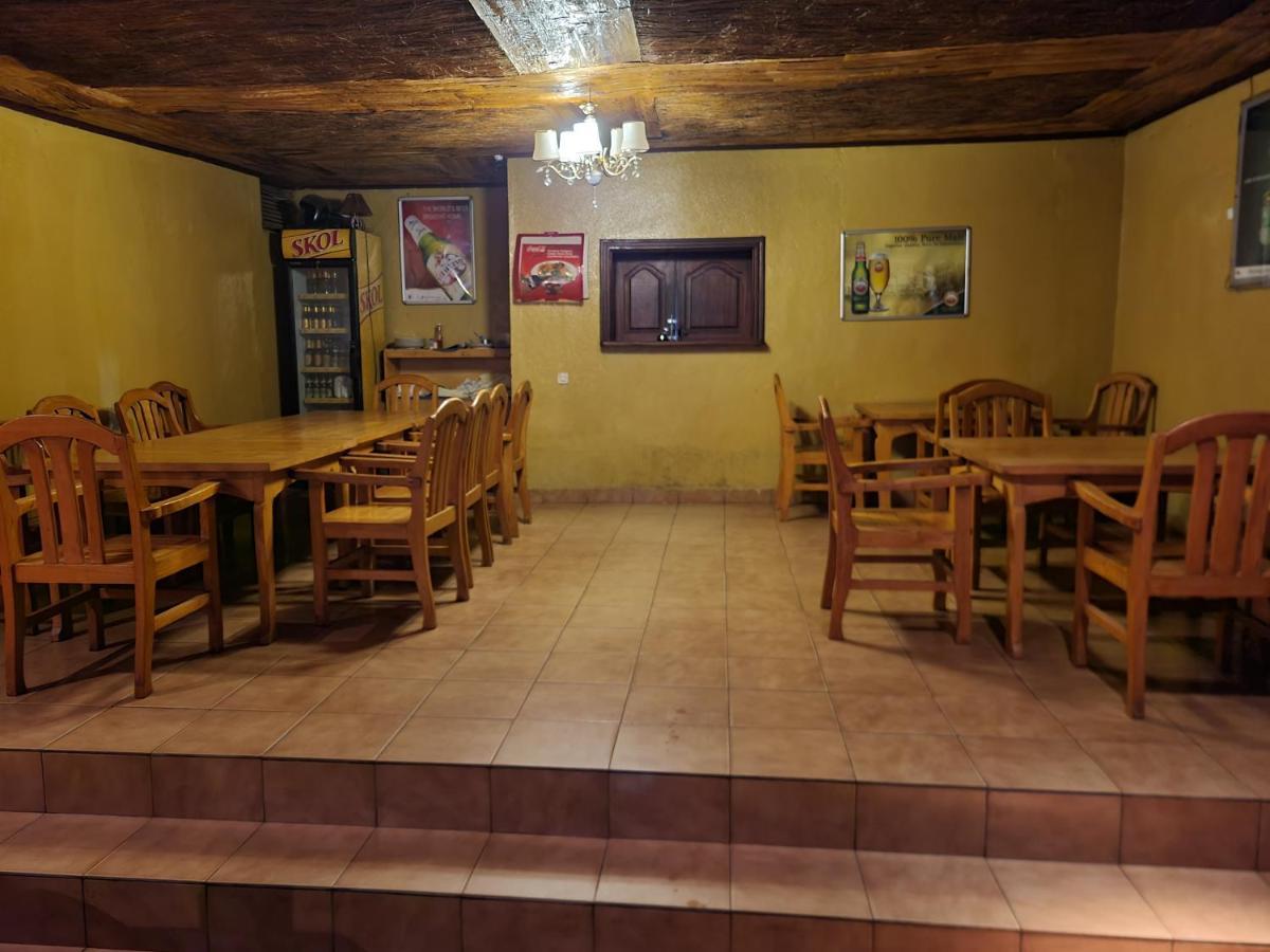 Auberge La Caverne Кигали Экстерьер фото