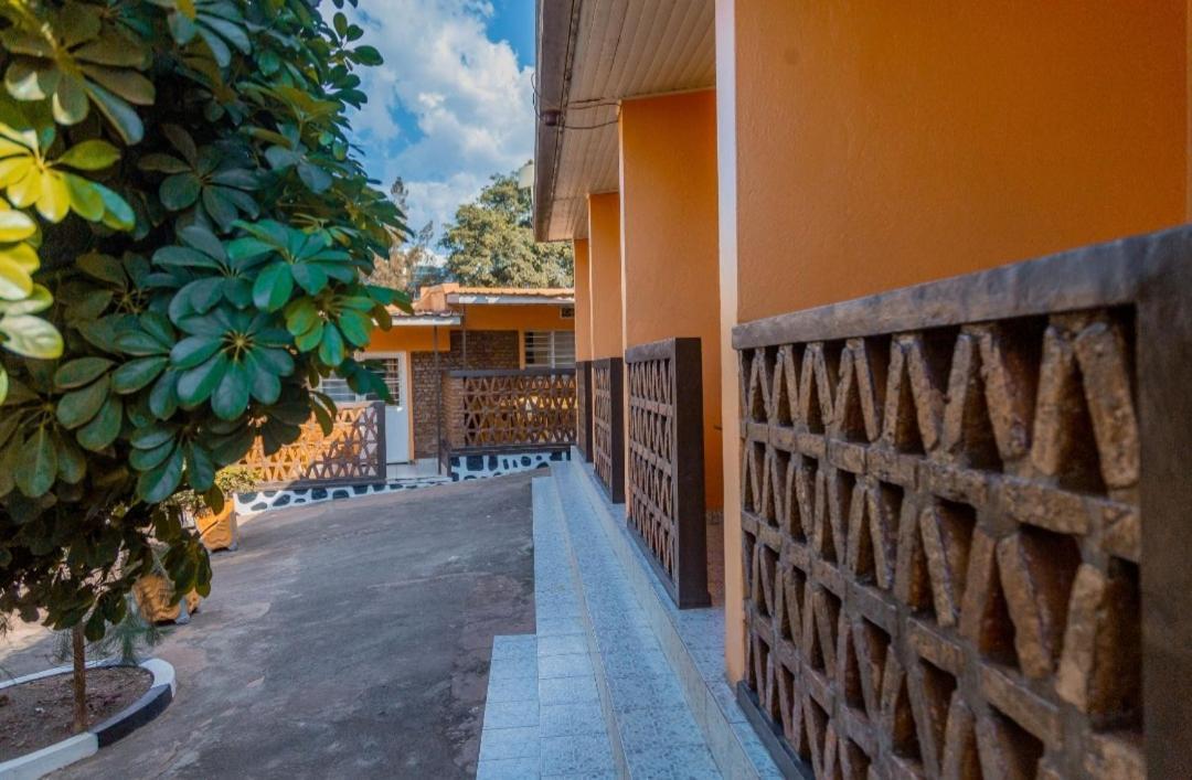 Auberge La Caverne Кигали Экстерьер фото